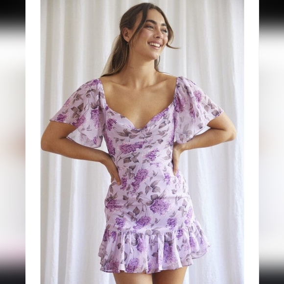 ONE AND ONLY- FLORAL PRINT RUFFLE  SLEEVED DRESS SIZE L. NWOT - Picture 1 of 9